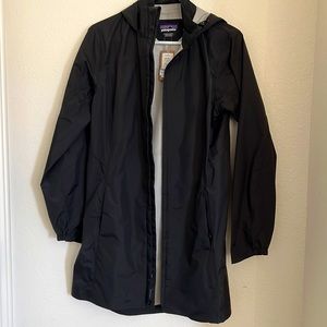 BRAND NEW PATAGONIA TORRENTSHELL CITY COAT
